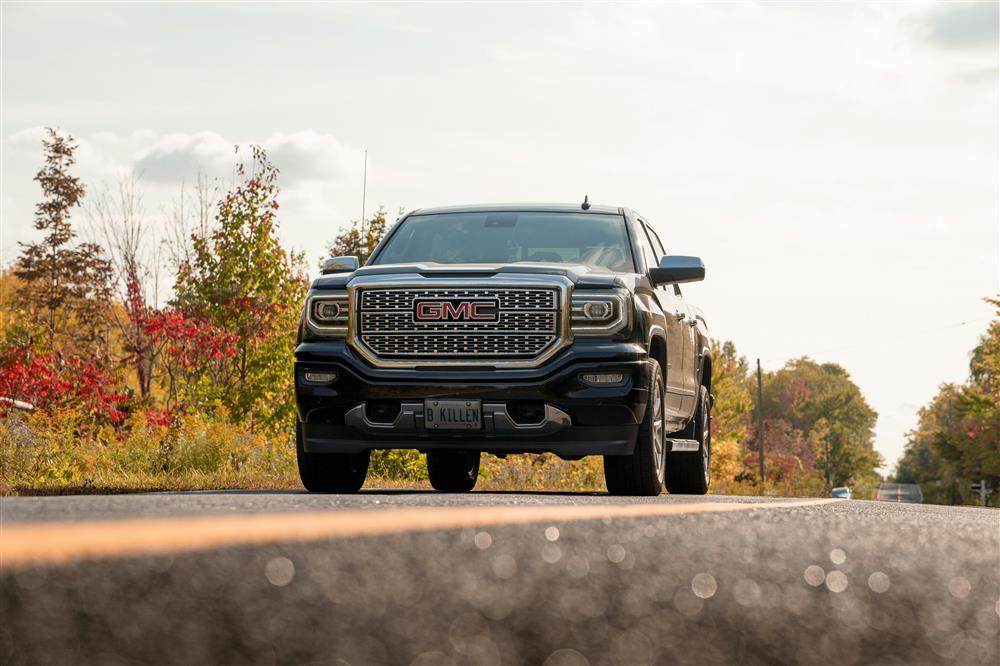 Used GMC truck caps for sale in Waukesha